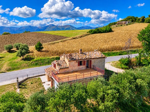 casale in vendita a Penna San Giovanni