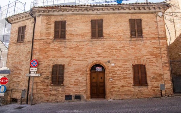 casa indipendente in vendita a Petriolo