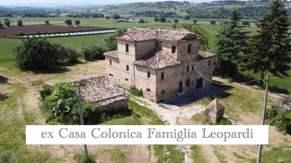 casa indipendente in vendita a Petriolo