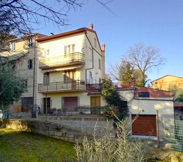 casa indipendente in vendita a Petriolo