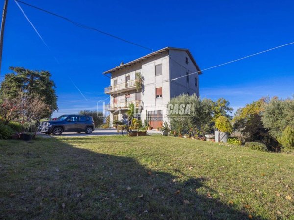 casa indipendente in vendita a Petriolo