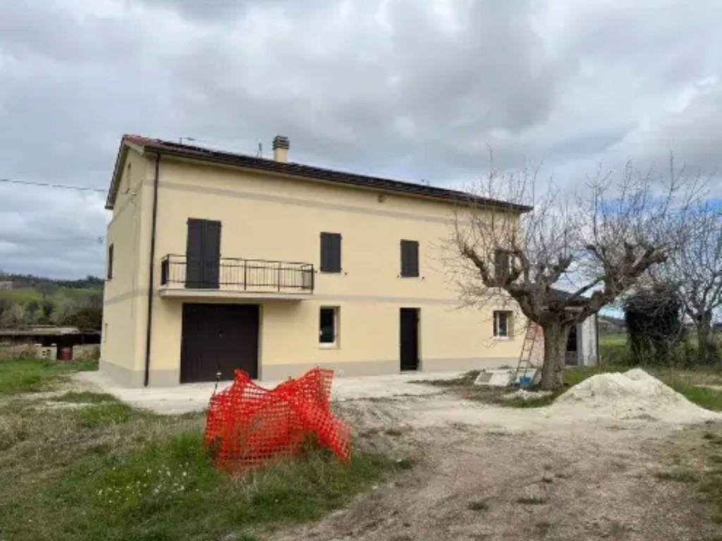 casa indipendente in vendita a Petriolo