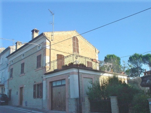 casa indipendente in vendita a Petriolo