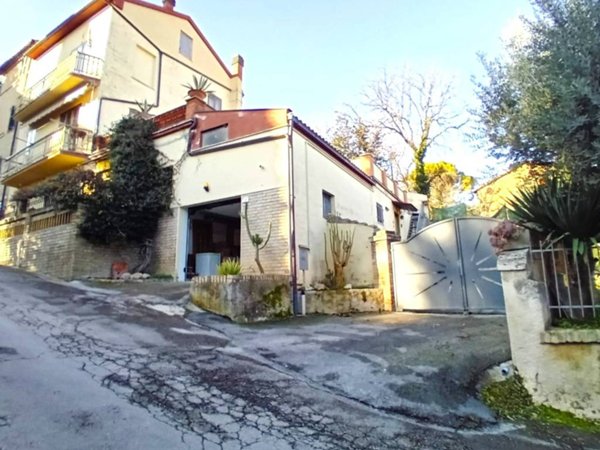 casa indipendente in vendita a Petriolo