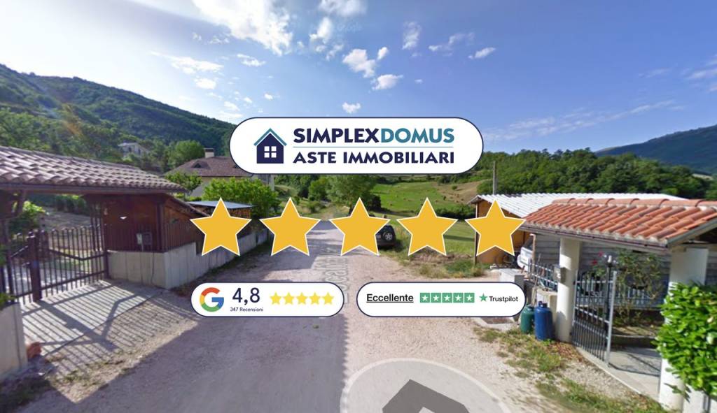 casa indipendente in vendita a Pieve Torina in zona Vari