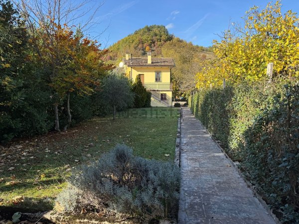 casa indipendente in vendita a Pieve Torina