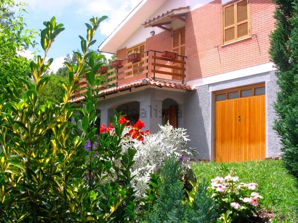 casa indipendente in vendita a Pieve Torina