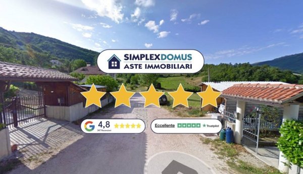 casa indipendente in vendita a Pieve Torina in zona Vari