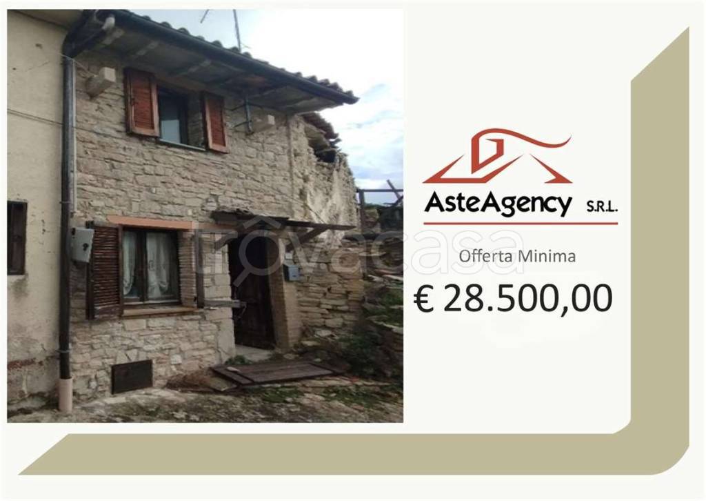 appartamento in vendita a Pieve Torina in zona Piecollina