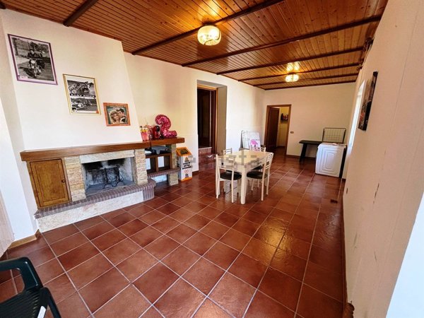 appartamento in vendita a Pioraco in zona Seppio