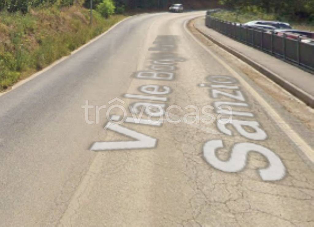 terreno edificabile in vendita a Pioraco
