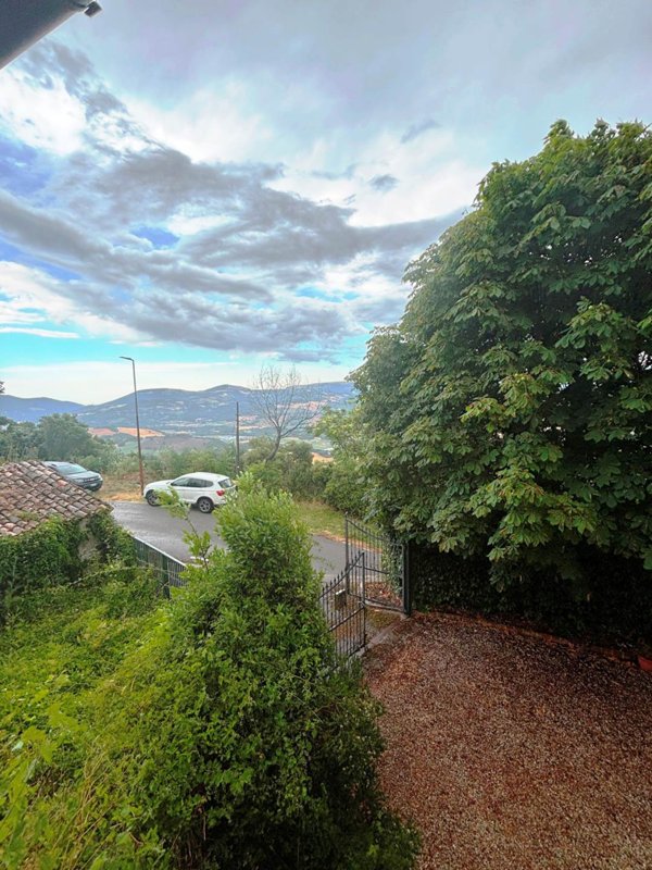 casa indipendente in vendita a Pioraco