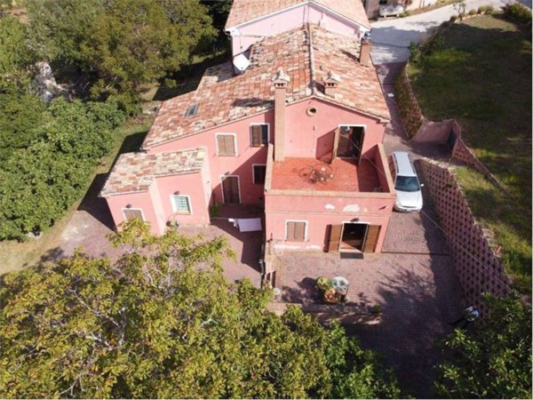 appartamento in vendita a Poggio San Vicino