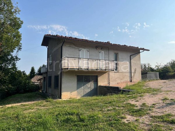 casa indipendente in vendita a Poggio San Vicino