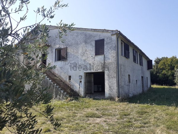 casa indipendente in vendita a Poggio San Vicino