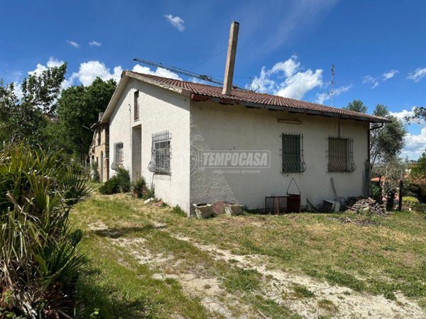 casa indipendente in vendita a Pollenza