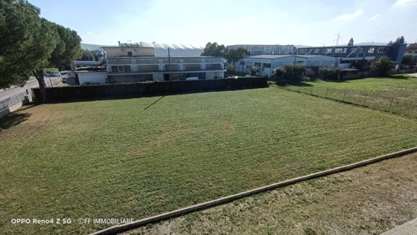 terreno edificabile in vendita a Pollenza