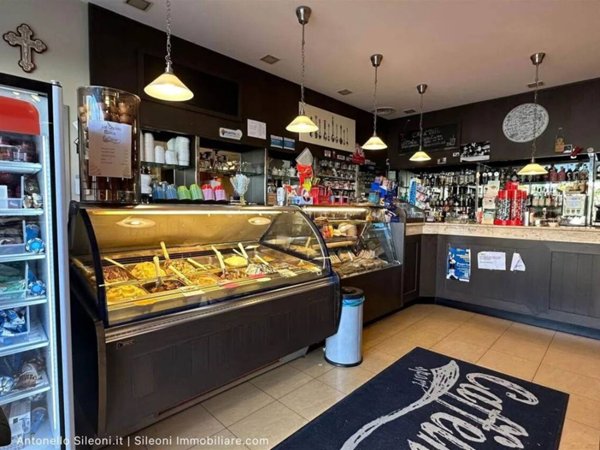 negozio in vendita a Pollenza