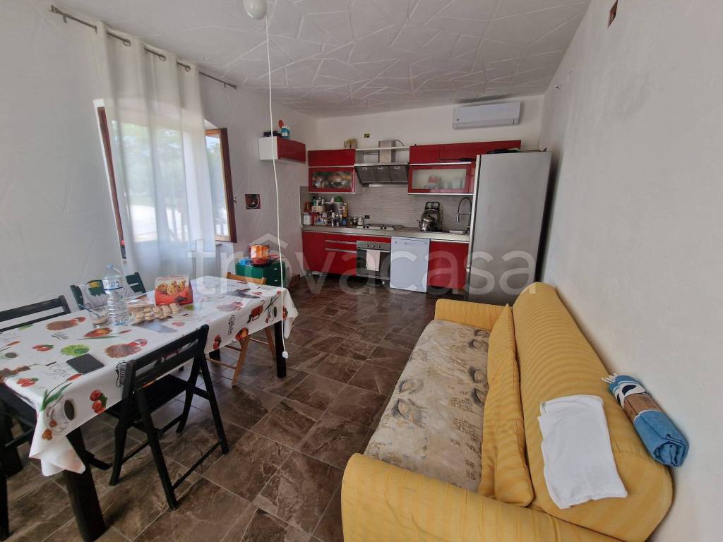 casa indipendente in vendita a Pollenza