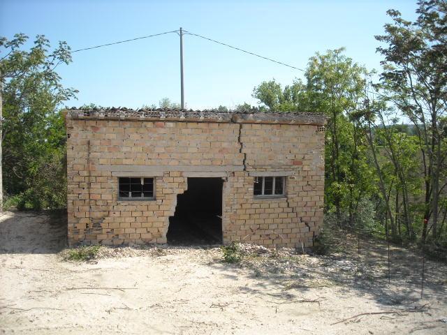 casa indipendente in vendita a Pollenza
