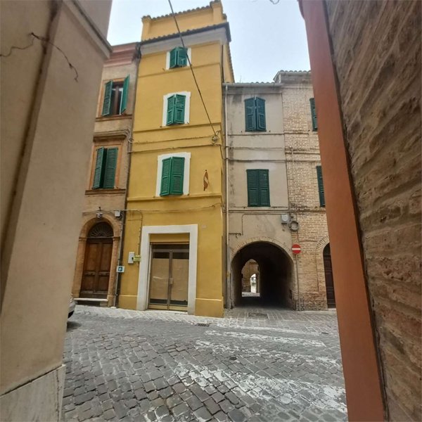casa indipendente in vendita a Pollenza
