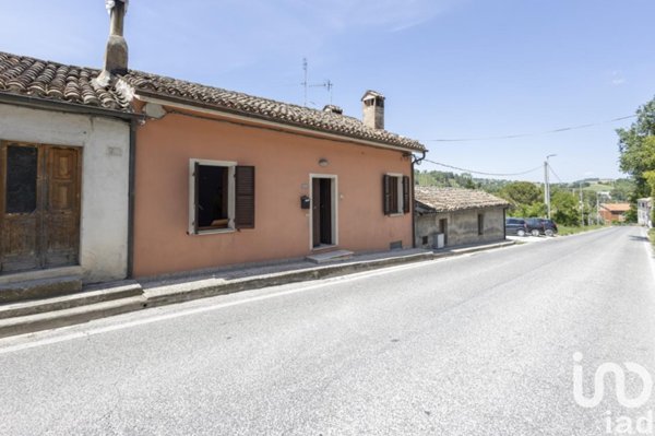 casa indipendente in vendita a Pollenza