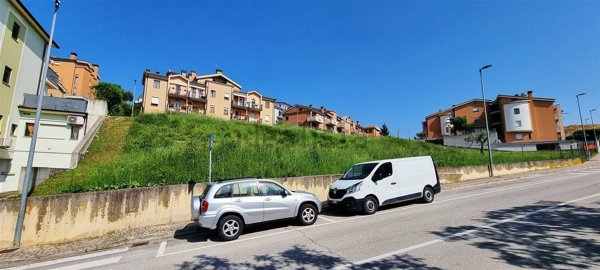 terreno edificabile in vendita a Pollenza