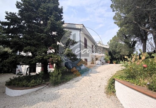 casa indipendente in vendita a Pollenza