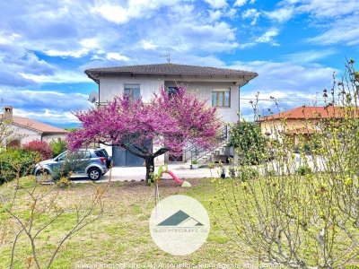 casa indipendente in vendita a Pollenza