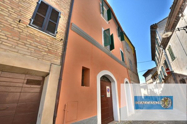 casa indipendente in vendita a Pollenza