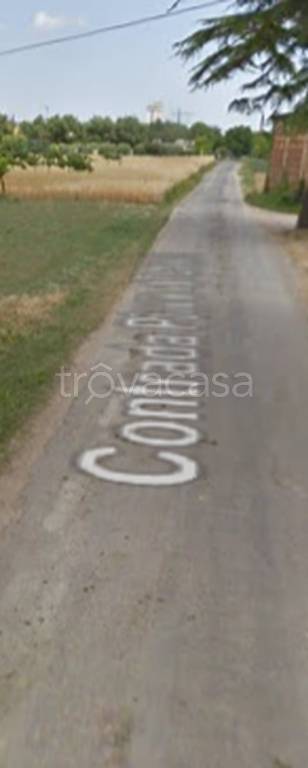 locale commerciale in vendita a Pollenza