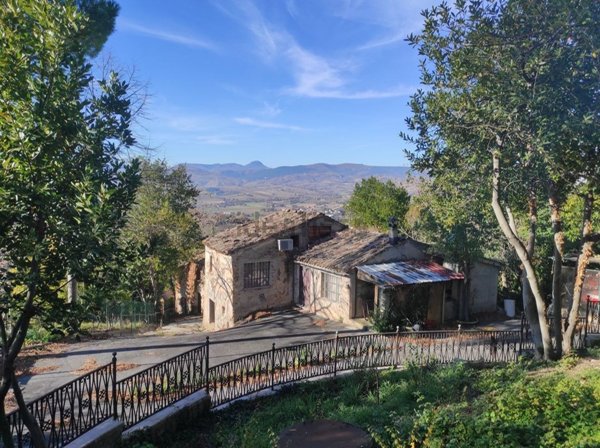 casa indipendente in vendita a Pollenza