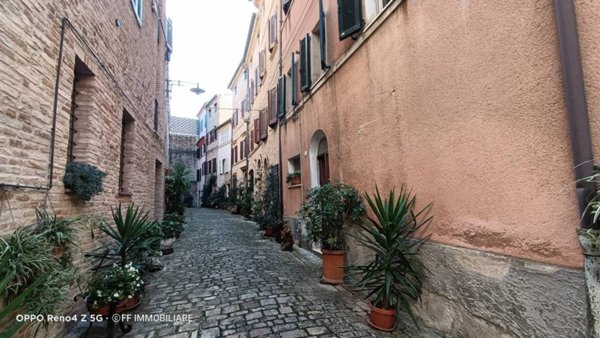 casa indipendente in vendita a Pollenza