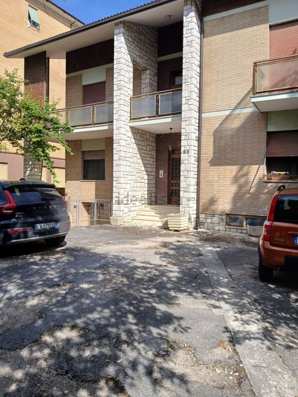 casa indipendente in vendita a Pollenza