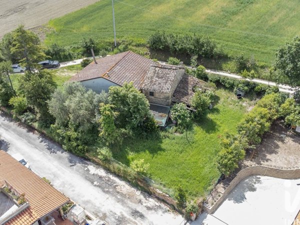 casa indipendente in vendita a Pollenza