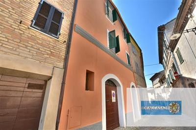 casa indipendente in vendita a Pollenza