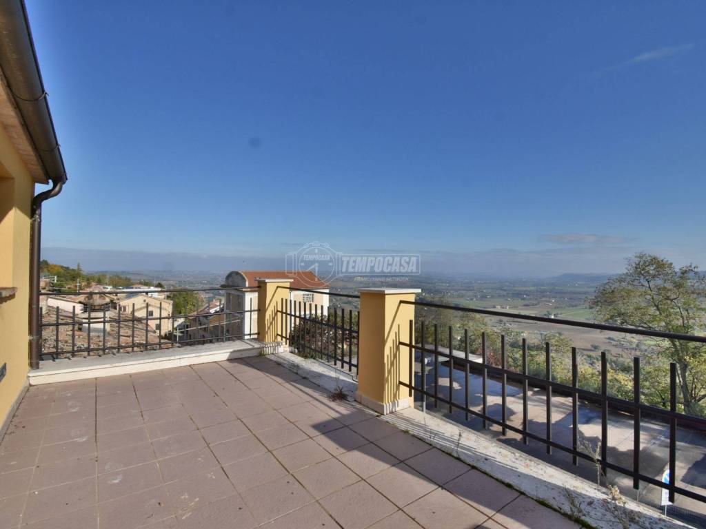casa indipendente in vendita a Pollenza