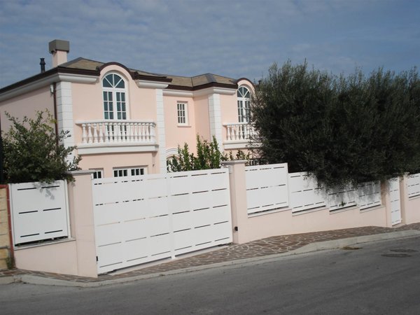 casa indipendente in vendita a Porto Recanati