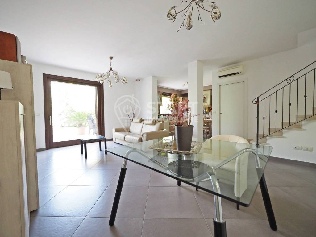 casa indipendente in vendita a Porto Recanati
