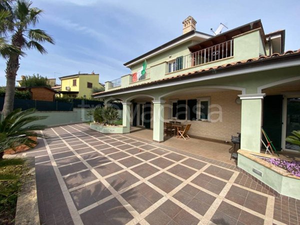 casa indipendente in vendita a Porto Recanati