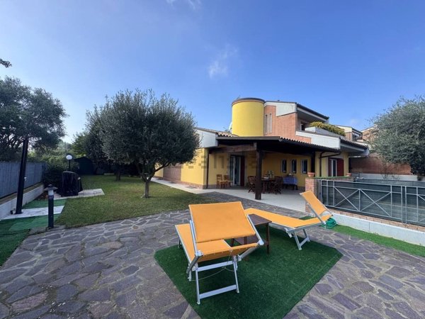 casa indipendente in vendita a Porto Recanati