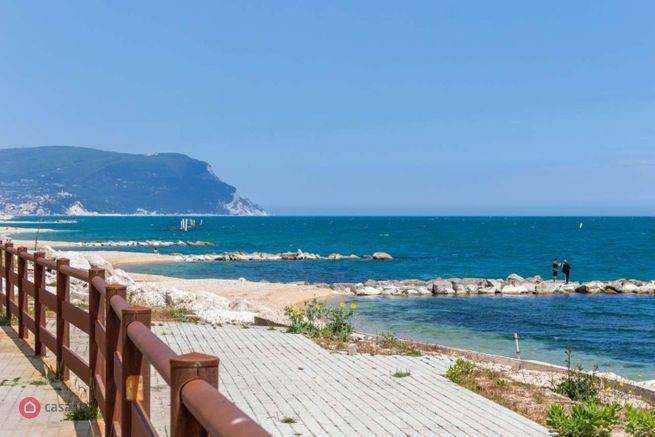 casa indipendente in vendita a Porto Recanati