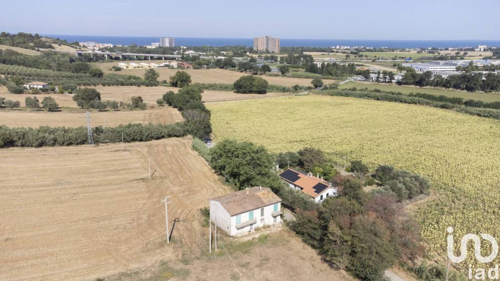 casa indipendente in vendita a Porto Recanati