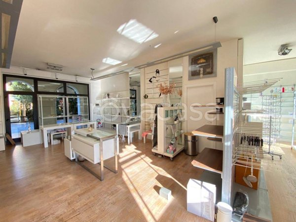 negozio in vendita a Porto Recanati