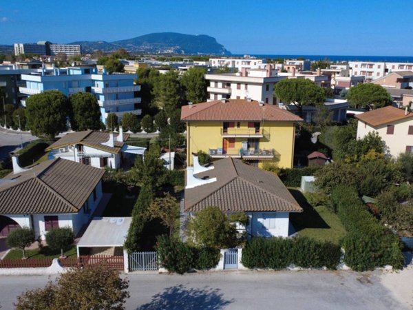 casa indipendente in vendita a Porto Recanati