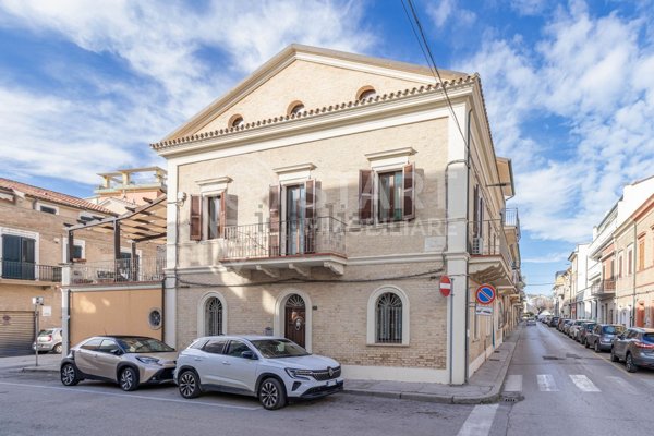 casa indipendente in vendita a Porto Recanati