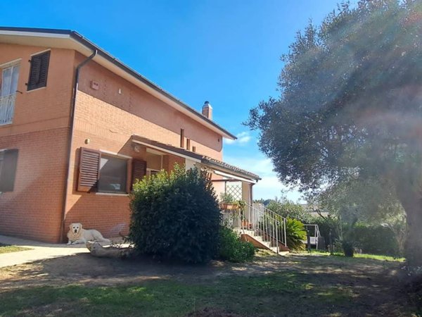 casa indipendente in vendita a Porto Recanati