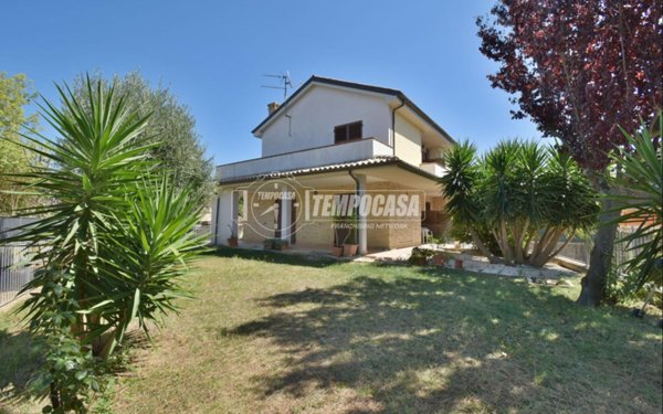 casa indipendente in vendita a Porto Recanati