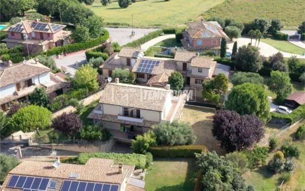 casa indipendente in vendita a Porto Recanati