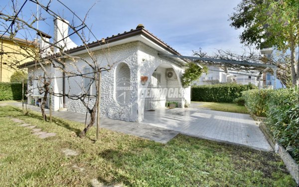 casa indipendente in vendita a Porto Recanati